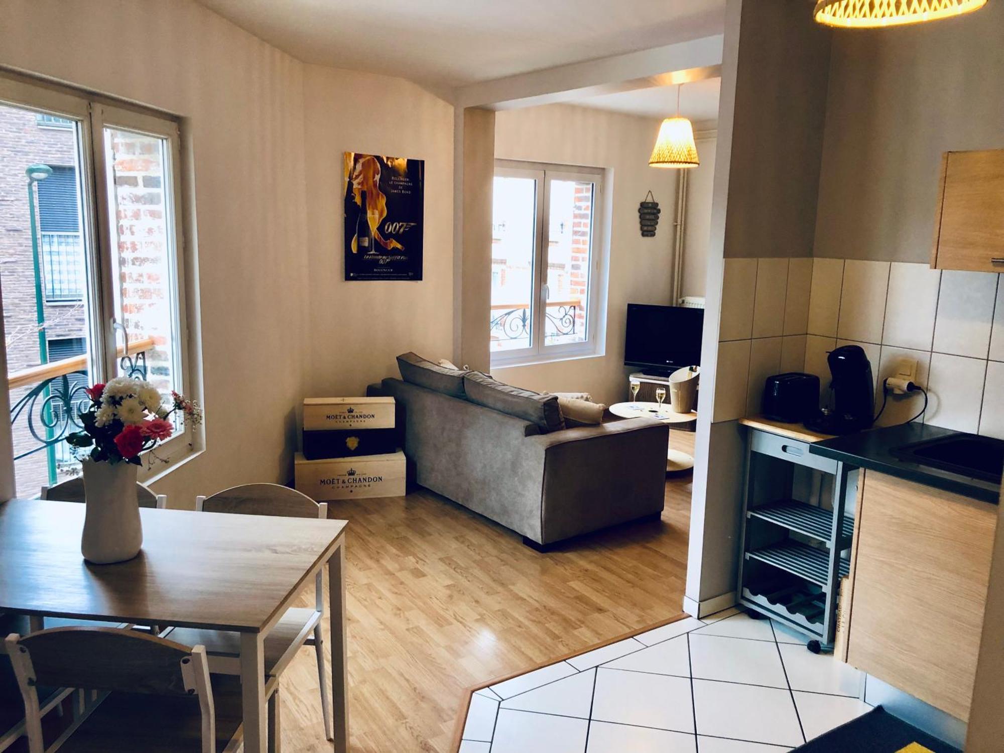 Logement Centre D'epernay Avec Parking Privé *